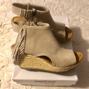 Minnetonka Blaire Wedges